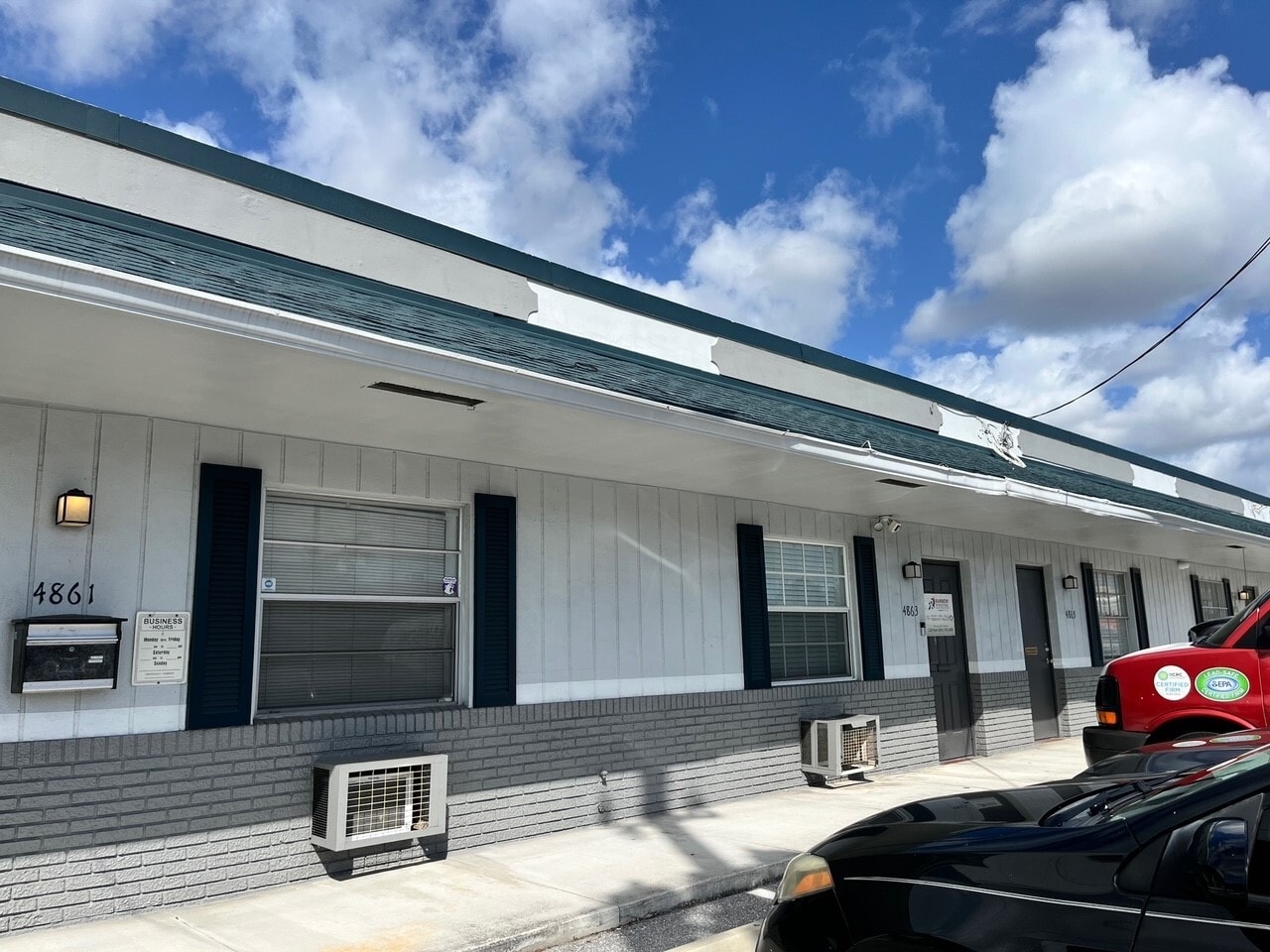 4861-4875 NE 12th Ave, Fort Lauderdale, FL à louer Photo du bâtiment- Image 1 de 2