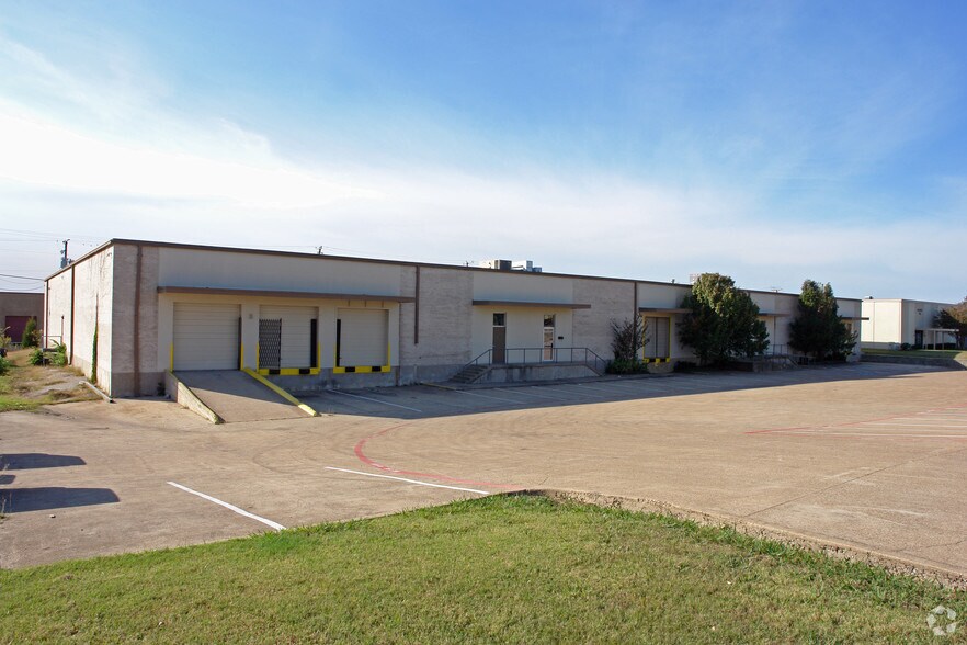 906-910 Fountain Pky, Grand Prairie, TX à louer - Photo du bâtiment - Image 3 de 5