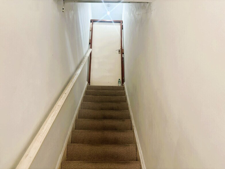 17 North Rd, Southall à vendre - Photo du bâtiment - Image 3 de 7