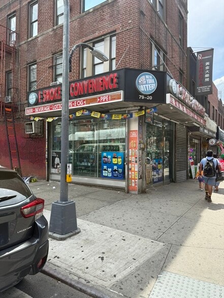 7920 Roosevelt Ave, Jackson Heights, NY for lease - Building Photo - Image 1 of 2