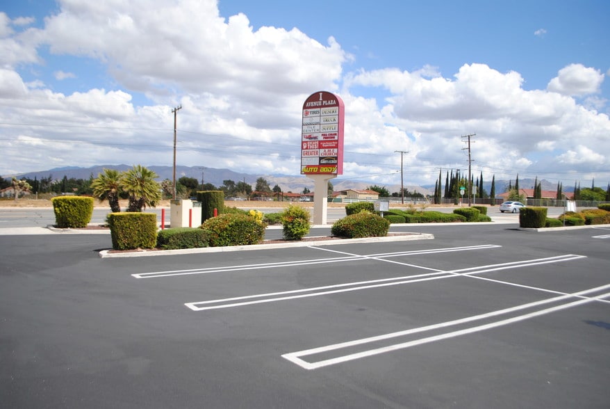10178-10182 I Ave, Hesperia, CA for lease - Building Photo - Image 3 of 4