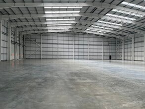 Bartley Way, Hook for lease Interior Photo- Image 2 of 3