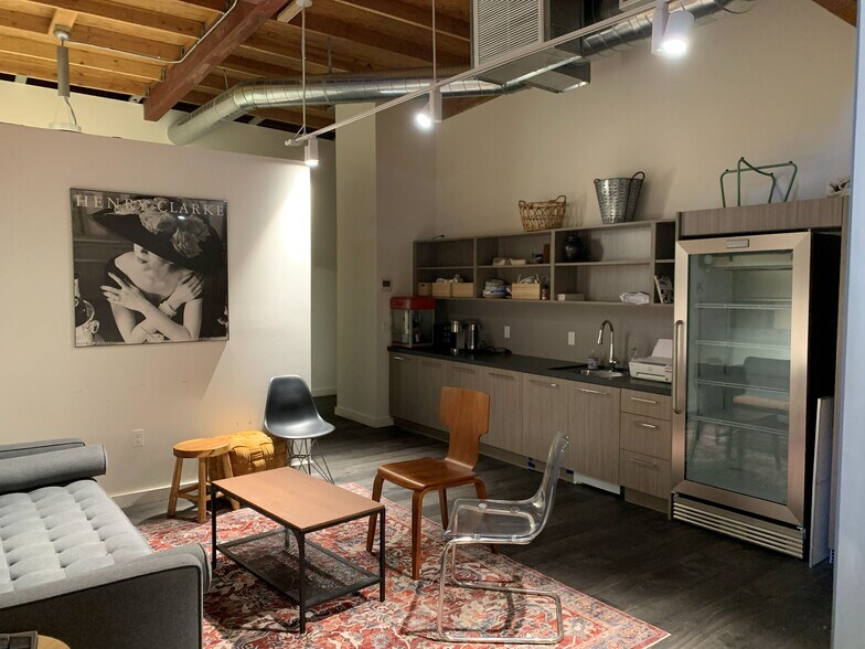 4610 Valley Blvd, Los Angeles, CA à louer - Photo du bâtiment - Image 2 de 9