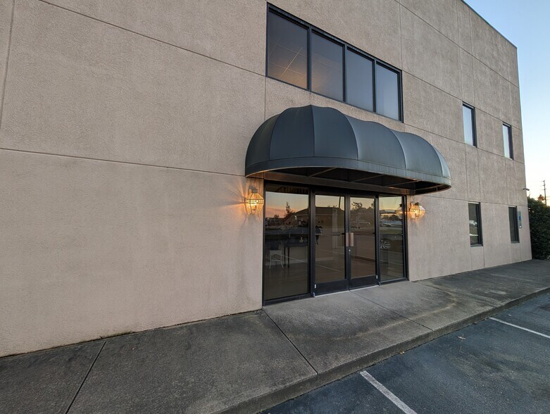 4065 Powhatan Rd, Clayton, NC à louer - Photo du bâtiment - Image 3 de 6
