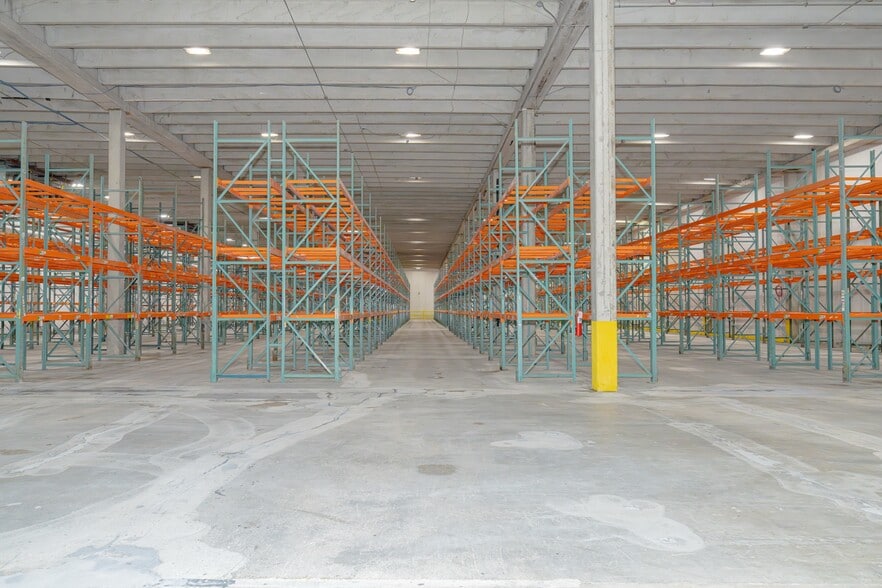 18770 NE 6th Ave, Miami, FL for lease - Building Photo - Image 2 of 26