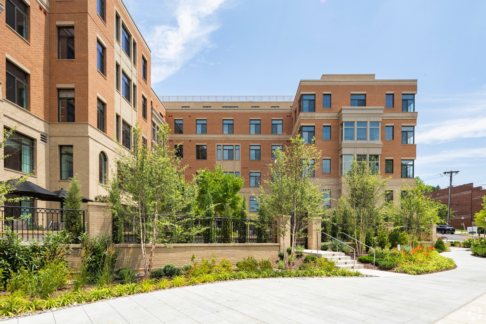 4865 MacArthur Blvd NW, Washington, DC for lease Primary Photo- Image 1 of 5