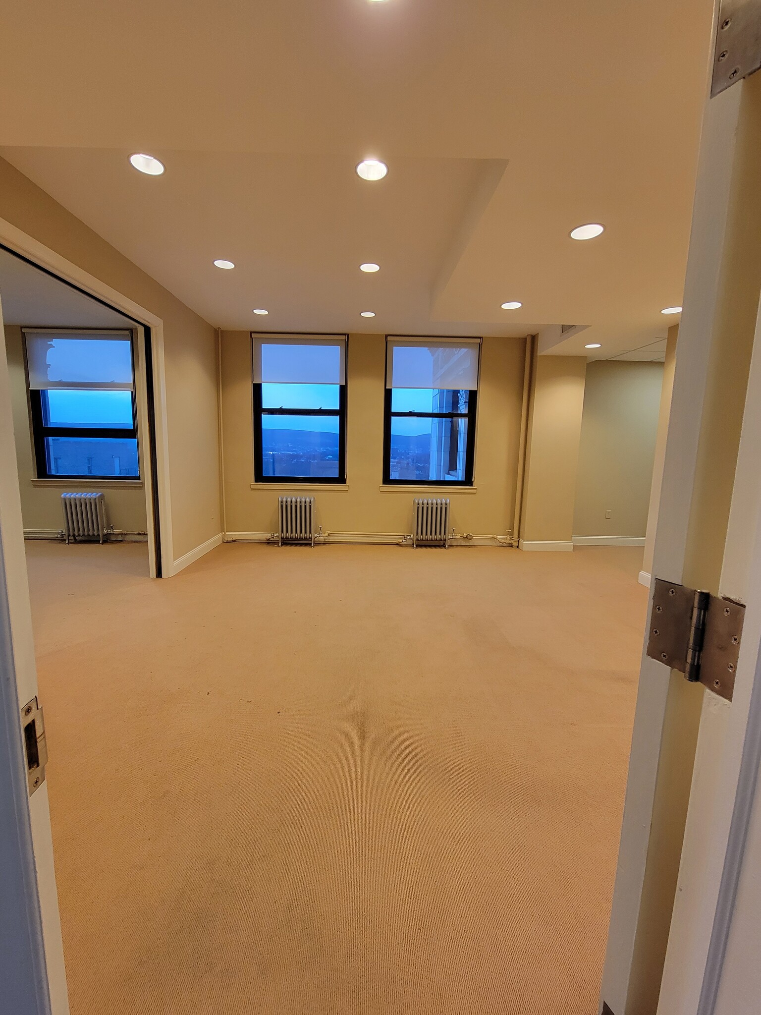 8-18 W Market St, Wilkes Barre, PA for lease Interior Photo- Image 1 of 5