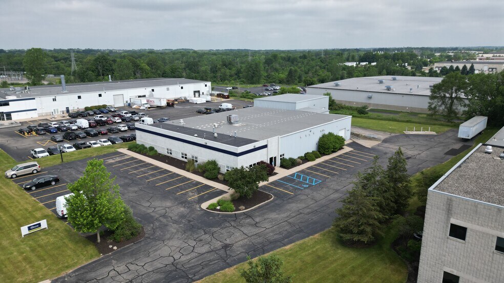 3919 N Greenbrooke Dr SE, Grand Rapids, MI for sale - Building Photo - Image 1 of 14