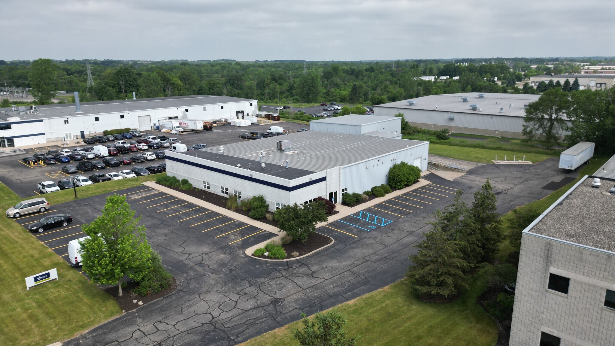 3919 N Greenbrooke Dr SE, Grand Rapids, MI for sale Building Photo- Image 1 of 15