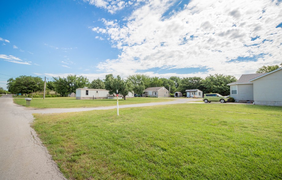 747 S Spruce, Kellyville, OK for sale - Primary Photo - Image 1 of 1