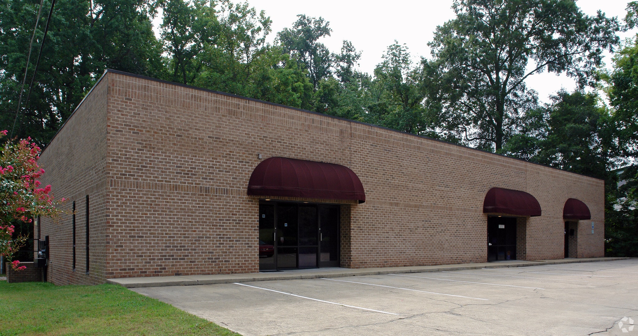 1420 Brookside Dr, Raleigh, NC for lease Primary Photo- Image 1 of 3