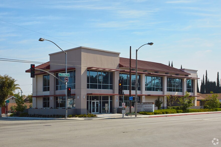 4501 Cerritos Ave, Cypress, CA for lease - Building Photo - Image 1 of 6