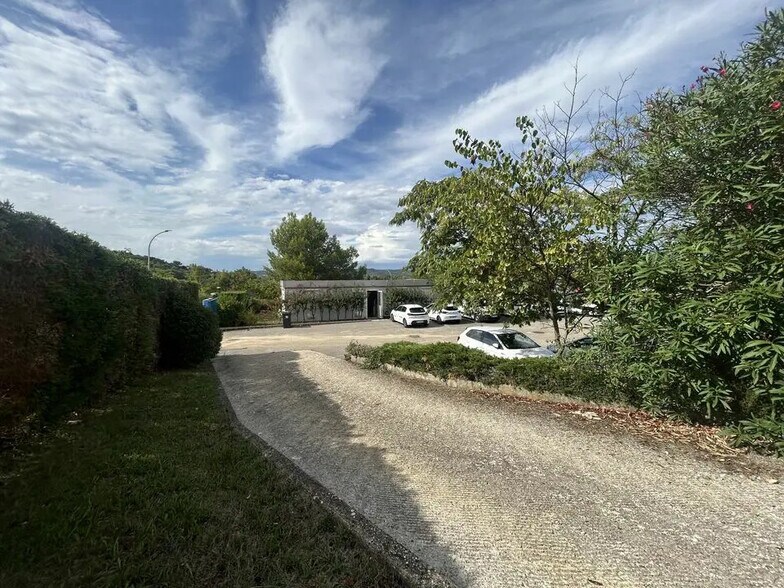 Terrain dans Bagnols-sur-Cèze à vendre - Photo du bâtiment - Image 3 de 8