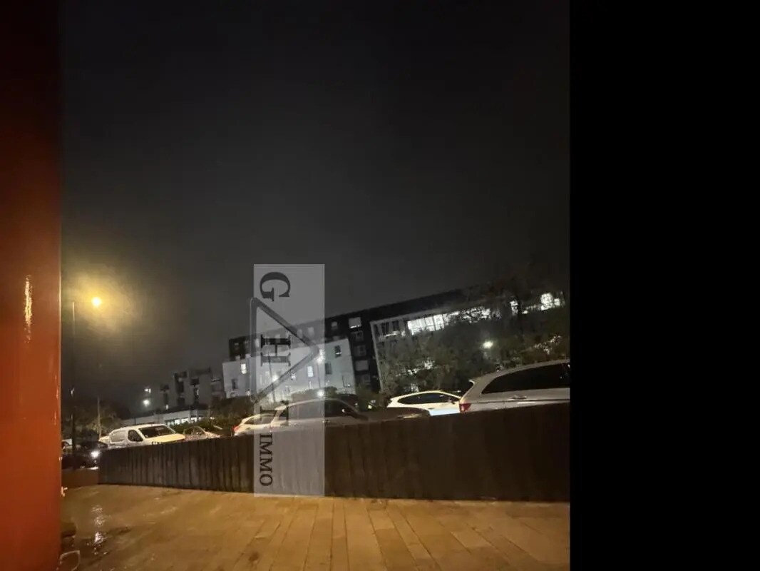 Commerce de détail dans Maisons-Alfort à louer Photo du bâtiment- Image 1 de 10