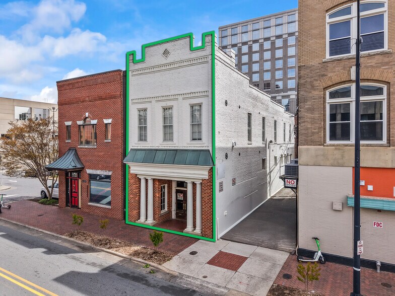 409 N Trade St, Winston-Salem, NC à vendre - Photo principale - Image 1 de 15