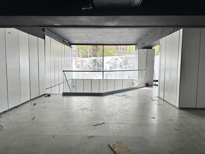 30-34 Chiswick High Rd, Londres à louer - Photo du bâtiment - Image 3 de 10