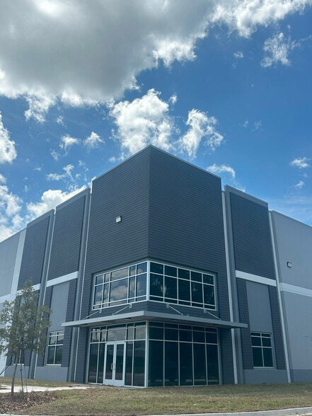 200 Accolade Ave, St Johns, FL à louer - Photo du bâtiment - Image 3 de 5