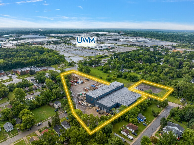 451 E Wilson Ave, Pontiac, MI à louer - Photo du bâtiment - Image 2 de 18