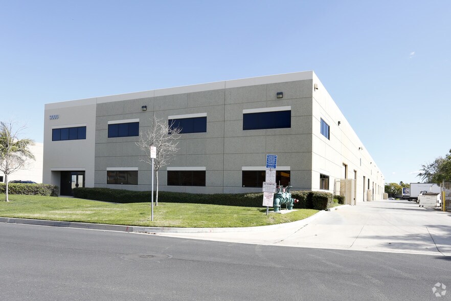 3000 Paseo Mercado, Oxnard, CA à louer - Photo du bâtiment - Image 2 de 4