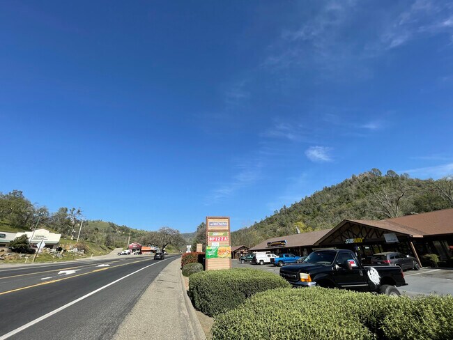 More details for 35335-35297 Highway 41, Coarsegold, CA - Retail for Lease