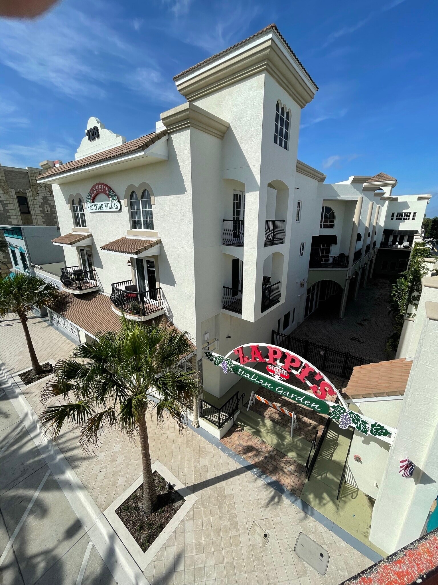 128 S Beach St, Daytona Beach, FL à louer Photo du bâtiment- Image 1 de 40