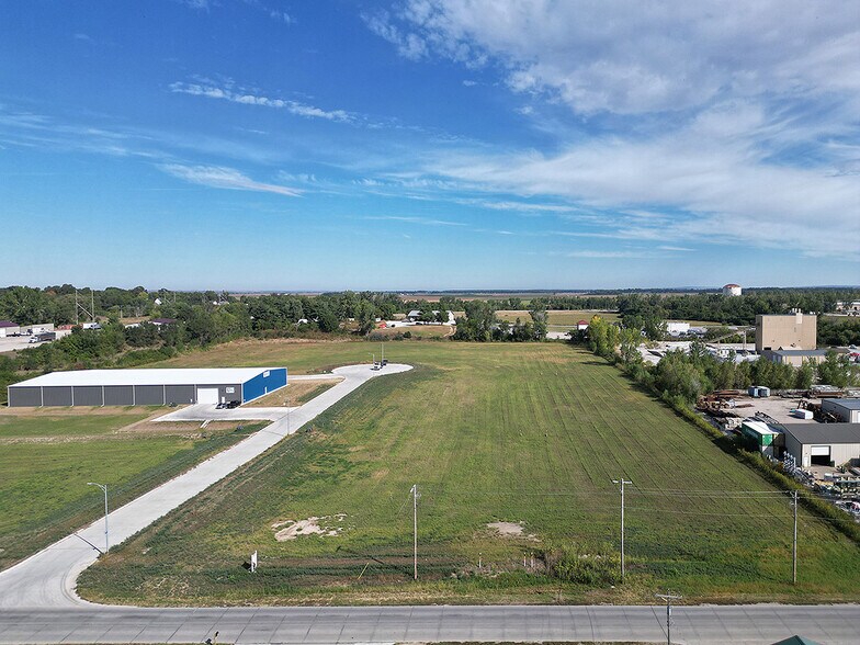 105 Kjk Cir, Blair, NE à vendre - Photo du bâtiment - Image 2 de 22