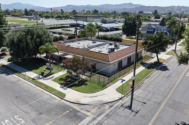 More details for 901 E Morton Pl, Hemet, CA - Office for Sale