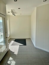 521 4th St, Wilmette, IL for lease Interior Photo- Image 2 of 6