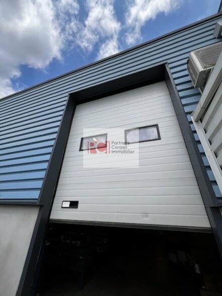Flex in Marguerittes for lease - Building Photo - Image 2 of 3