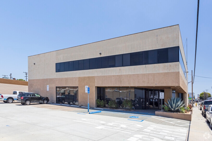 3502 Kurtz St, San Diego, CA for lease - Primary Photo - Image 1 of 9