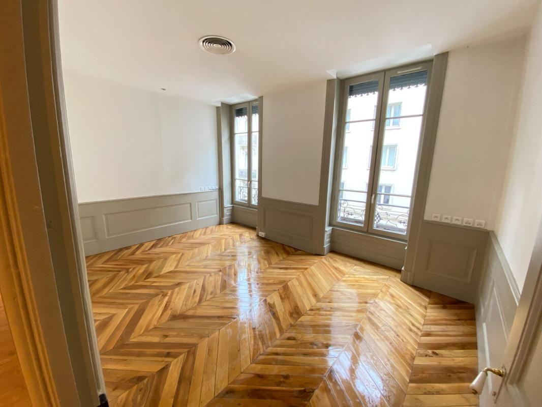 55 Rue Président Edouard Herriot, Lyon for lease Building Photo- Image 1 of 13