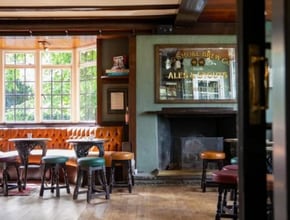 130-132 Hersham Rd, Walton On Thames for lease Interior Photo- Image 2 of 3