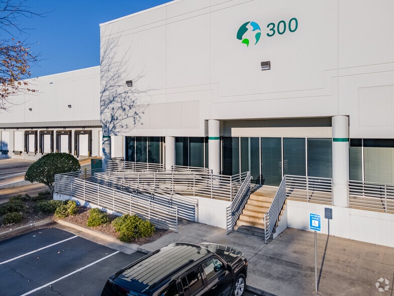 3105 Sweetwater Rd, Lawrenceville, GA for lease - Building Photo - Image 2 of 4