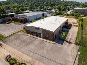 535 W Poplar St, Fayetteville, AR - Aerial map view