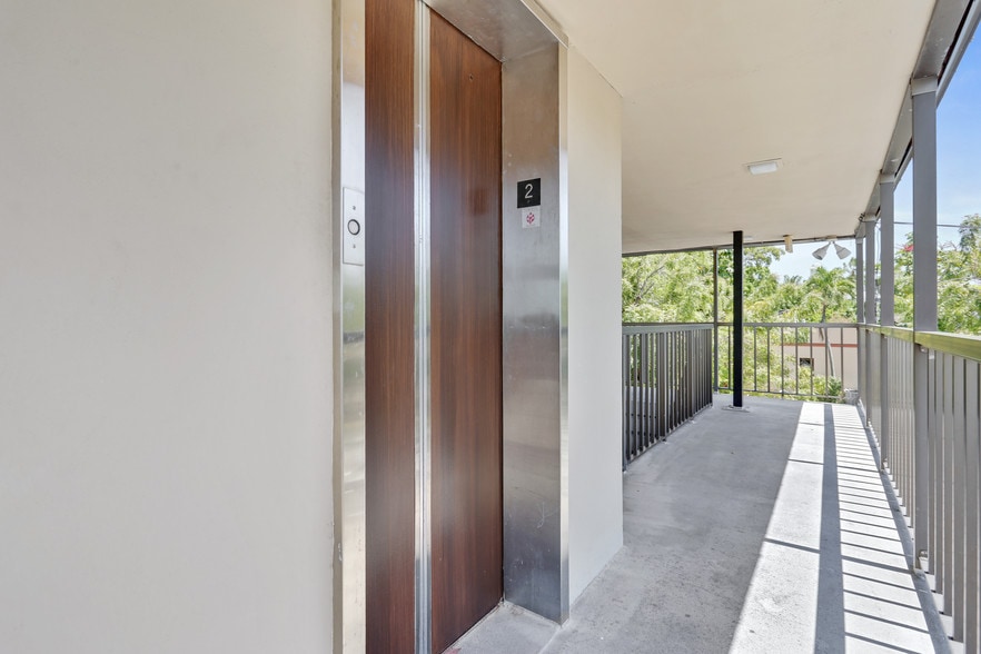 1650 NE 26th St, Wilton Manors, FL for sale - Building Photo - Image 2 of 4