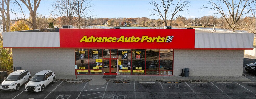 1215 N Detroit St, Warsaw, IN à vendre - Photo du bâtiment - Image 2 de 12