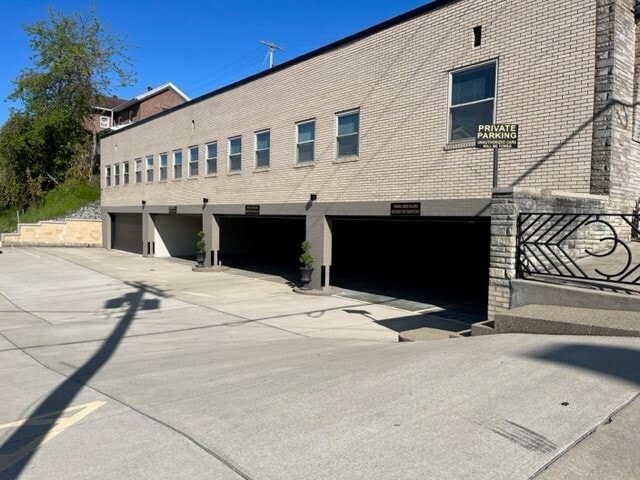 15 N Central Ave, Canonsburg, PA for lease - Building Photo - Image 3 of 27