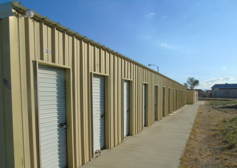 22510 Curtiss Pl, California City, CA à vendre - Photo du bâtiment - Image 2 de 26