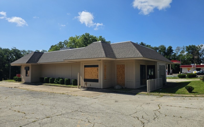 2920 NE Adams St, Peoria, IL for sale - Building Photo - Image 2 of 6