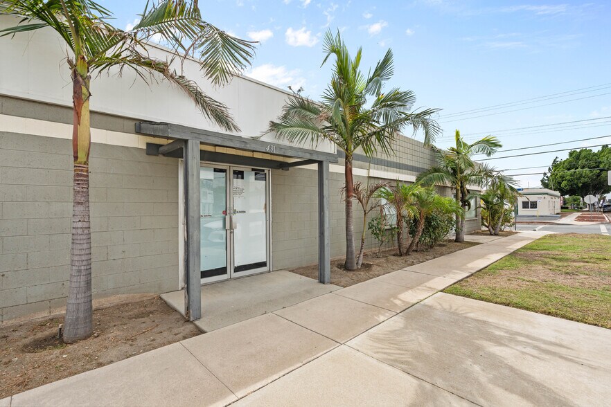 491 W Rialto Ave, Rialto, CA à vendre - Photo du bâtiment - Image 2 de 38