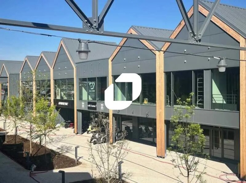 Flex dans Vénissieux à louer Photo du bâtiment- Image 1 de 19