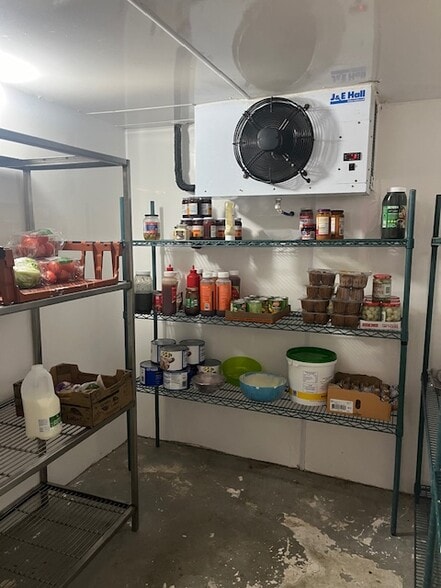 50 Tylacelyn Road, Tonypandy for sale - Interior Photo - Image 2 of 6