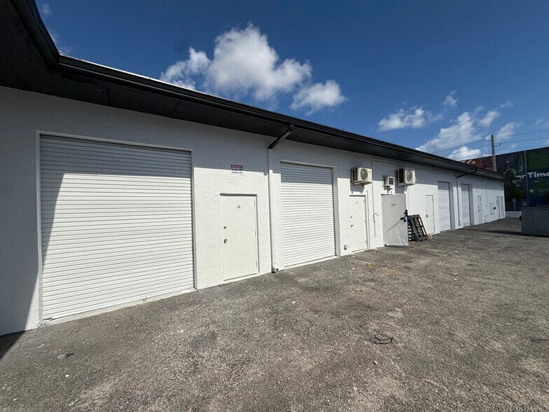1101 Clare Ave, West Palm Beach, FL à louer - Photo du bâtiment - Image 3 de 7