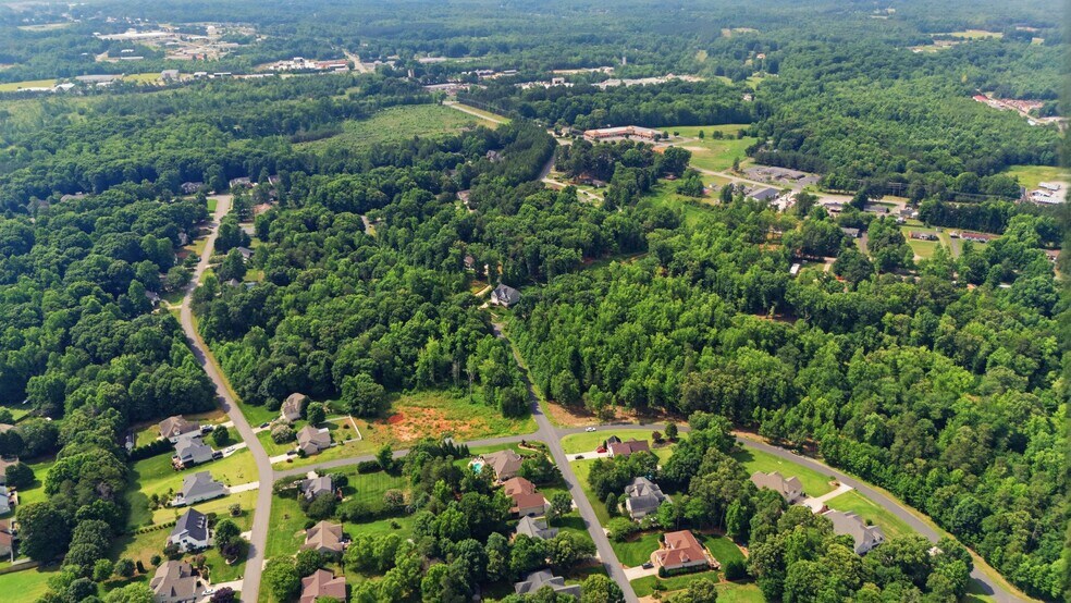 Taurus Drive, Denver, NC à vendre - Photo du bâtiment - Image 3 de 9