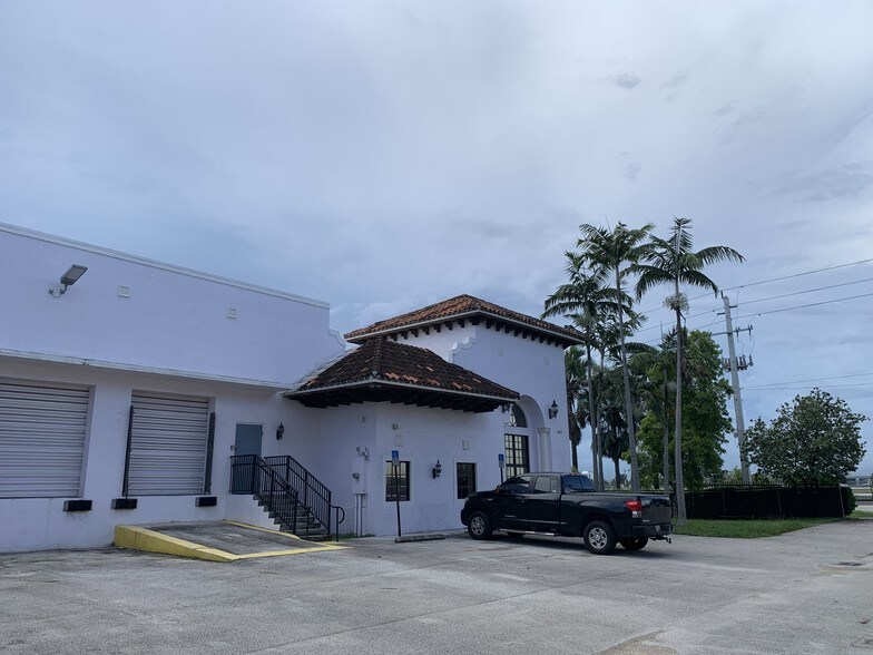 6951 NW 16th St, Miami, FL à louer - Photo du bâtiment - Image 1 de 1