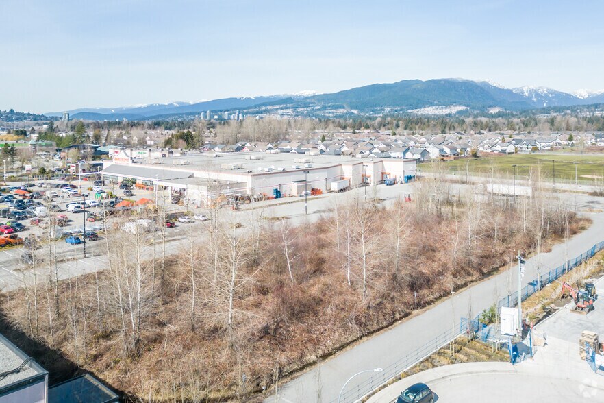 970 Dominion Av, Port Coquitlam, BC à vendre - Photo du bâtiment - Image 2 de 3
