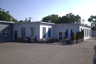 89 Rumford Ave, Newton, MA for lease Interior Photo- Image 2 of 3