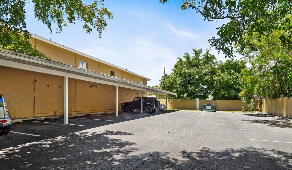 16521 San Carlos Blvd, Fort Myers, FL à louer - Photo du bâtiment - Image 3 de 12