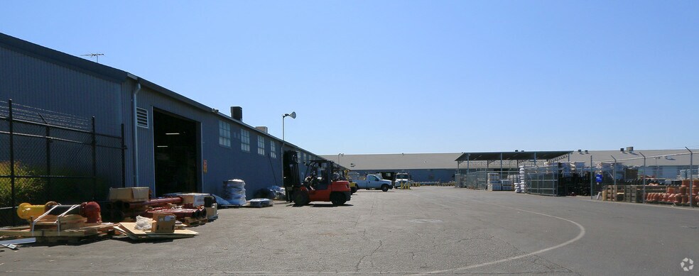 4522 Parker Ave, Mcclellan, CA à louer - Photo du bâtiment - Image 2 de 8