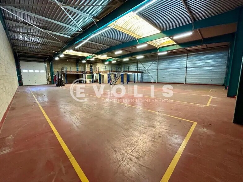 Office in Lisses for lease - Building Photo - Image 2 of 13